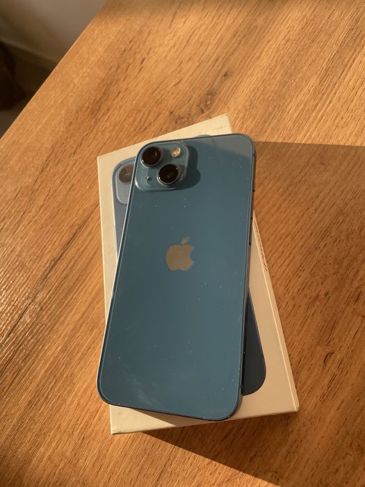 iPhone 13 в отличном состоянии