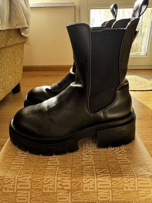 Боти Guess Chelsea