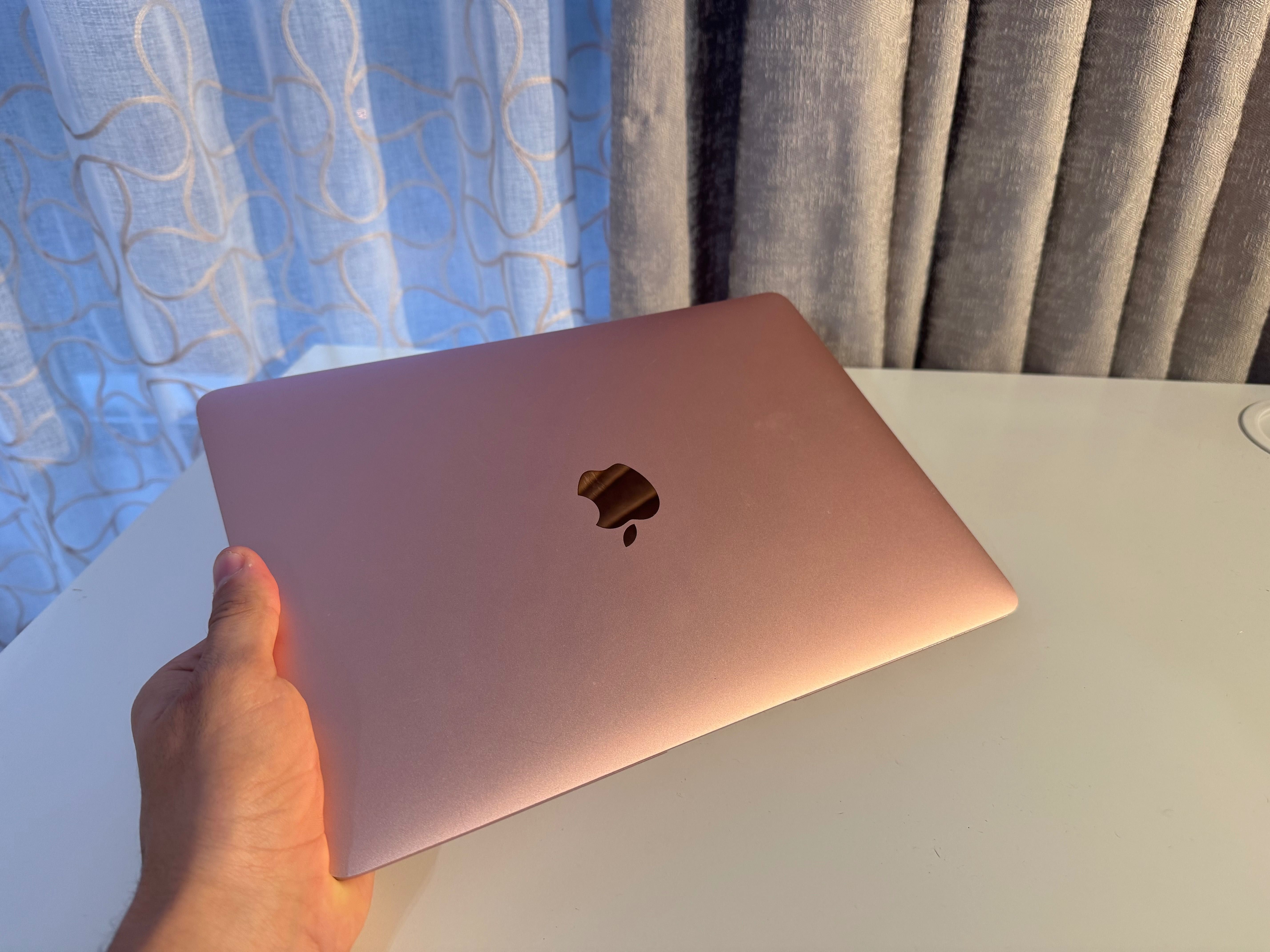 MacBook Air 2017 Intel i5 512/16gb