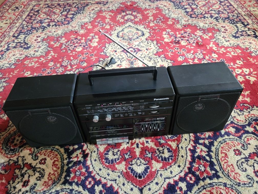 Boombox Panasonic RX-C32L perfect funcțional.