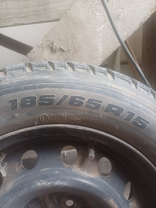 Продам зимние шины с железными дисками.