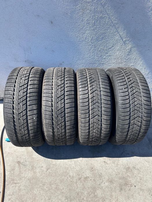 Vand anvelope Pirelli de iarnă!