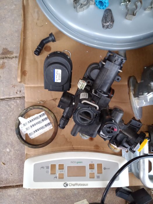 Inoa Green Vas expansiune Corp Tur Retur Pompa Ariston Cares premium