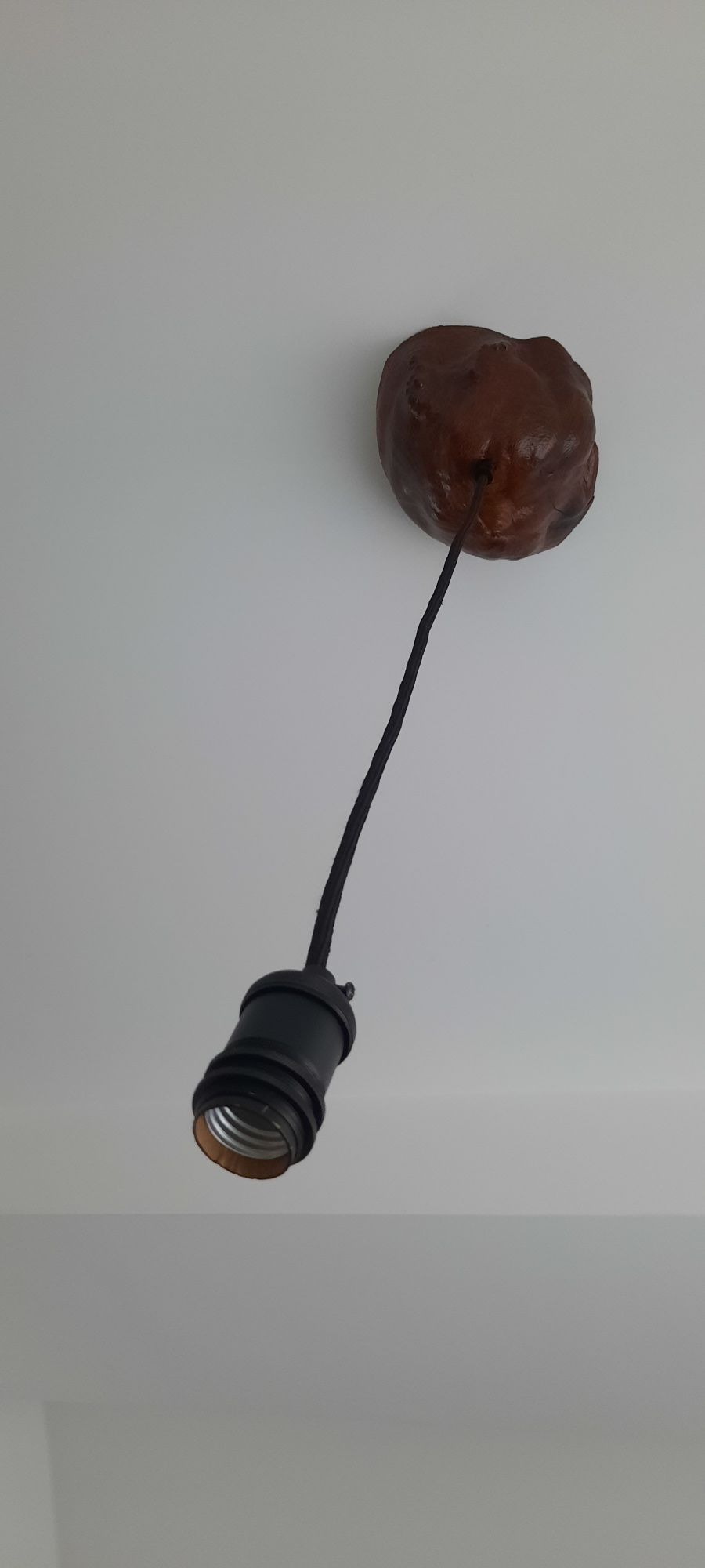 Lampa rustica din lemn
