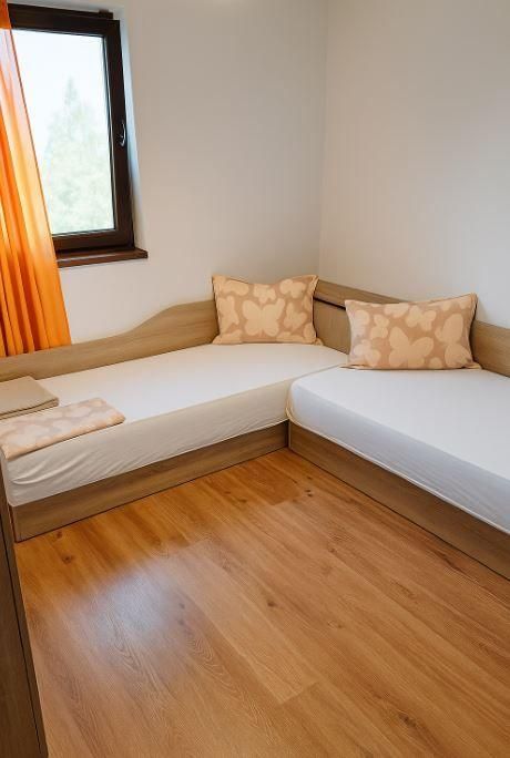 Дава се под наем Етаж от къща в Варна, м-т Траката - 110 кв.м за 500 € - Снимка #4