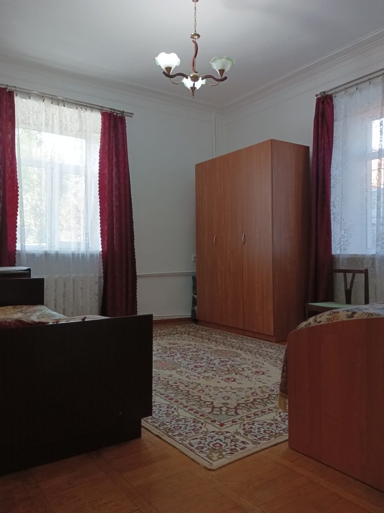 Продам 2 комнатную квартиру на Исиналиева 12