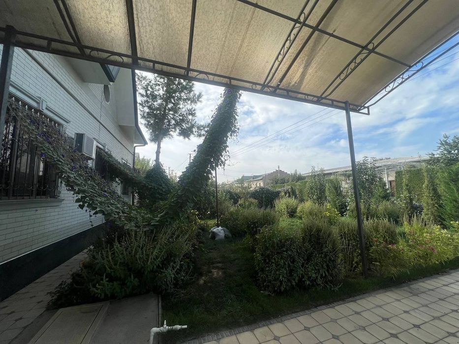 Продаётся 5-комнатный дом в Сергелинском районе 2соток 120М2