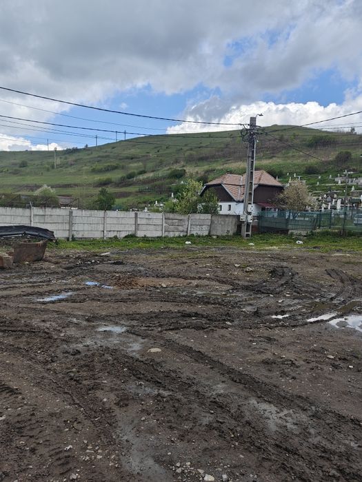 Clădire de vanzare