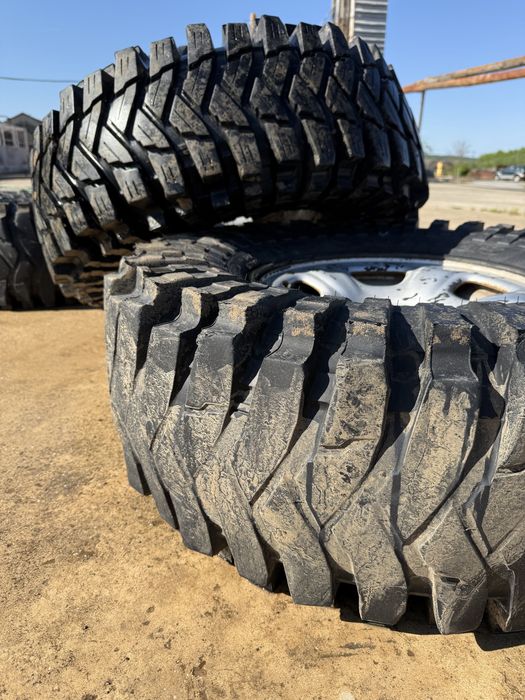 Джанти с гуми 37х12.5 р16