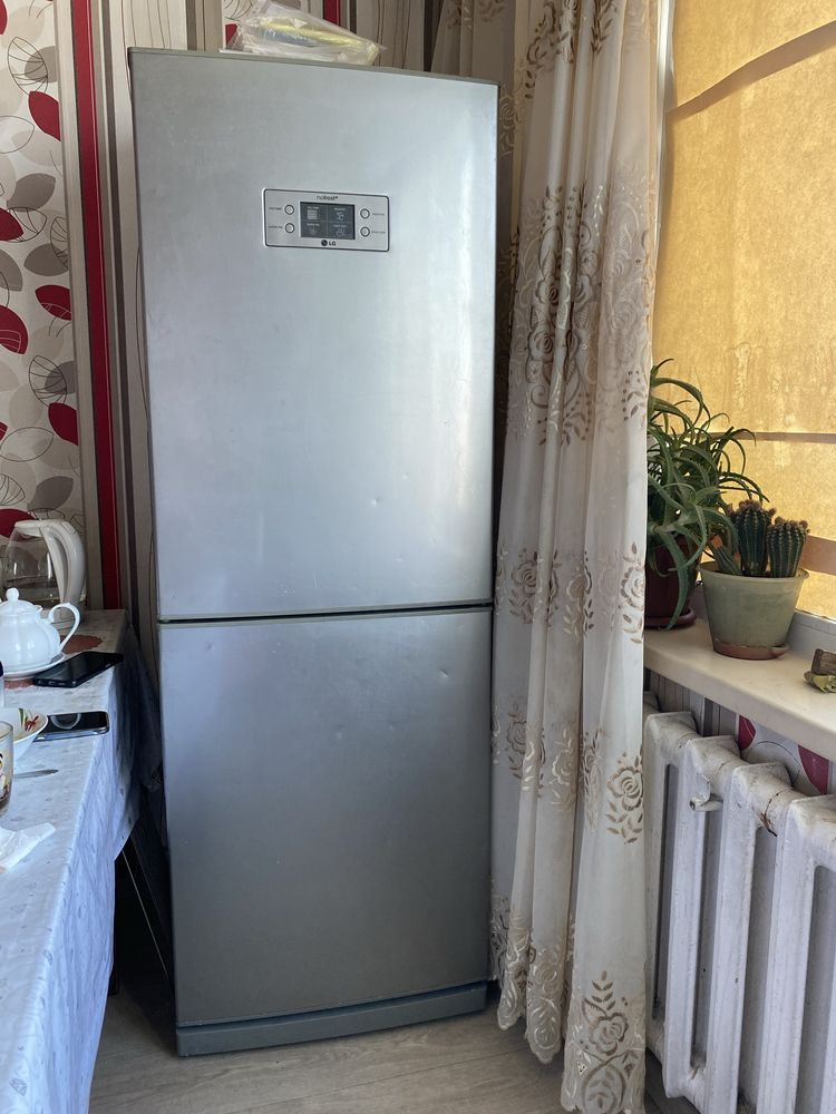Холодильник LG