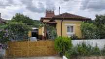 Casa de vânzare 5 camere  plus 3,5 ha pământ .com. Scundu Sat Blejani