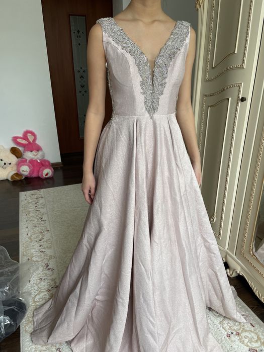 Продам шикарное платье