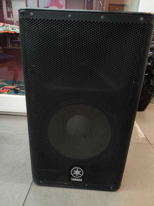 Активна тонколона Yamaha DXR 12