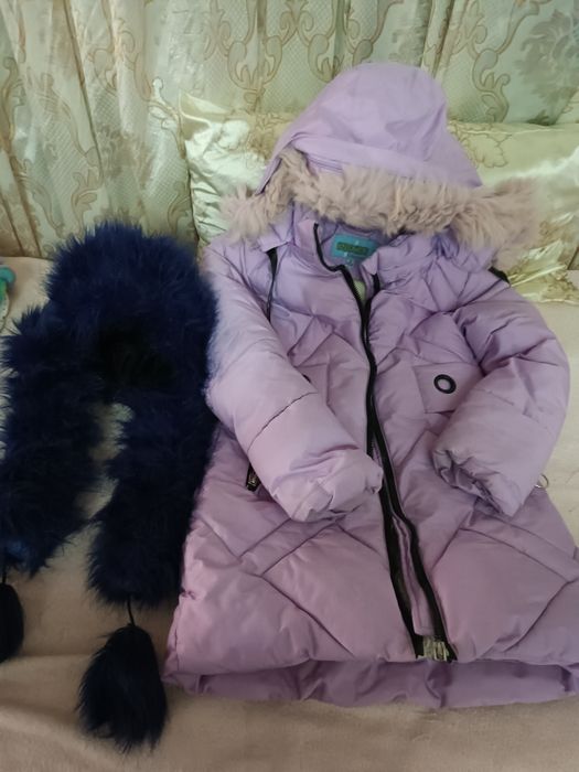 Продам куртку с шапкой в идеальном состоянии