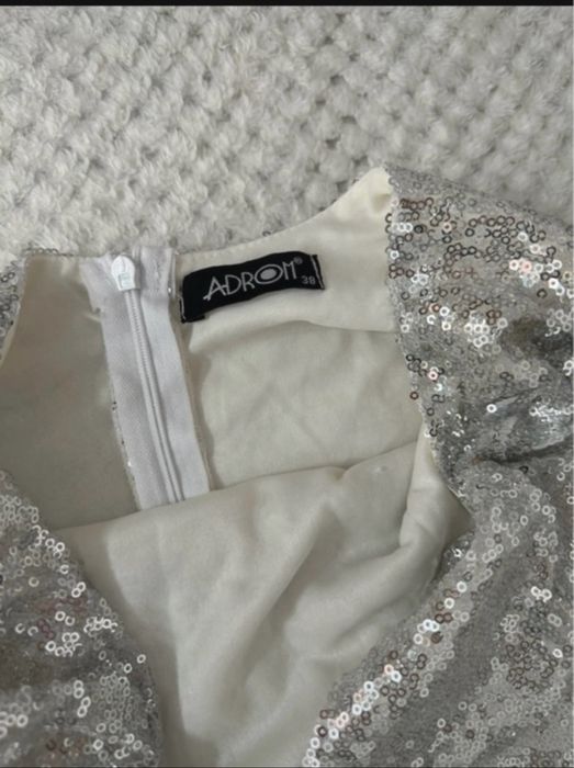 Rochie cu paiete argintii