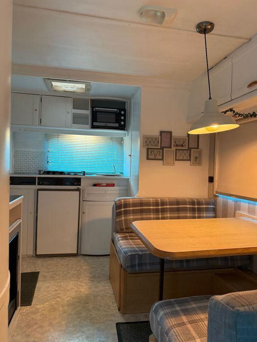 Каравана Адриа със спалня