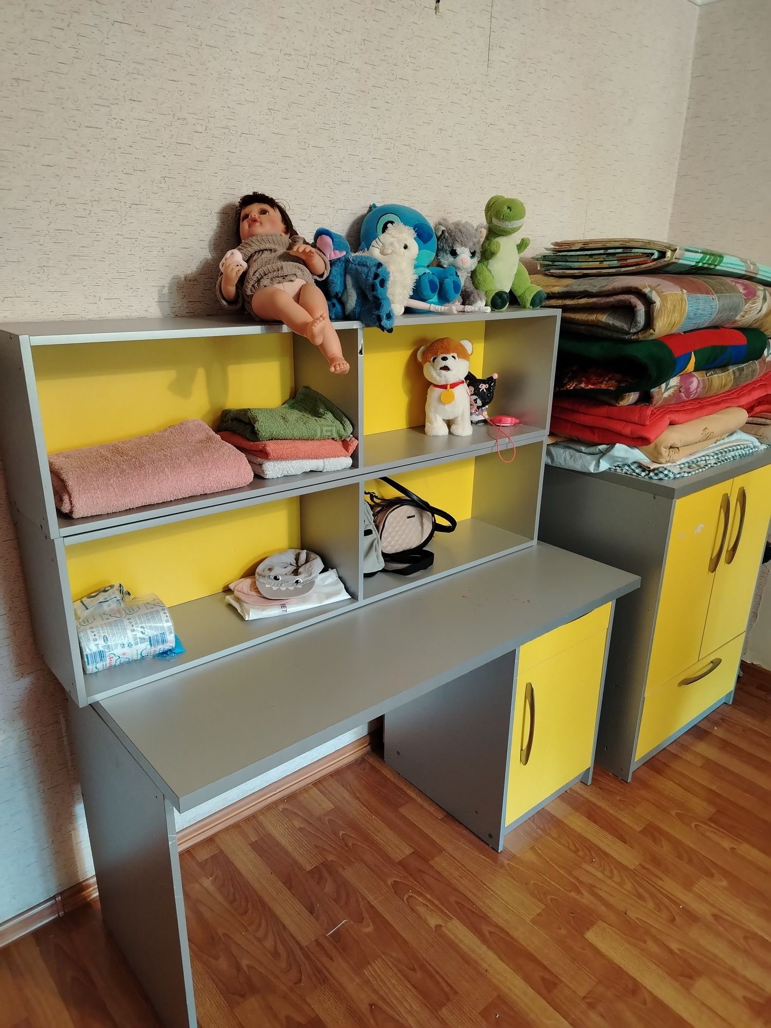 Продам детскую парту