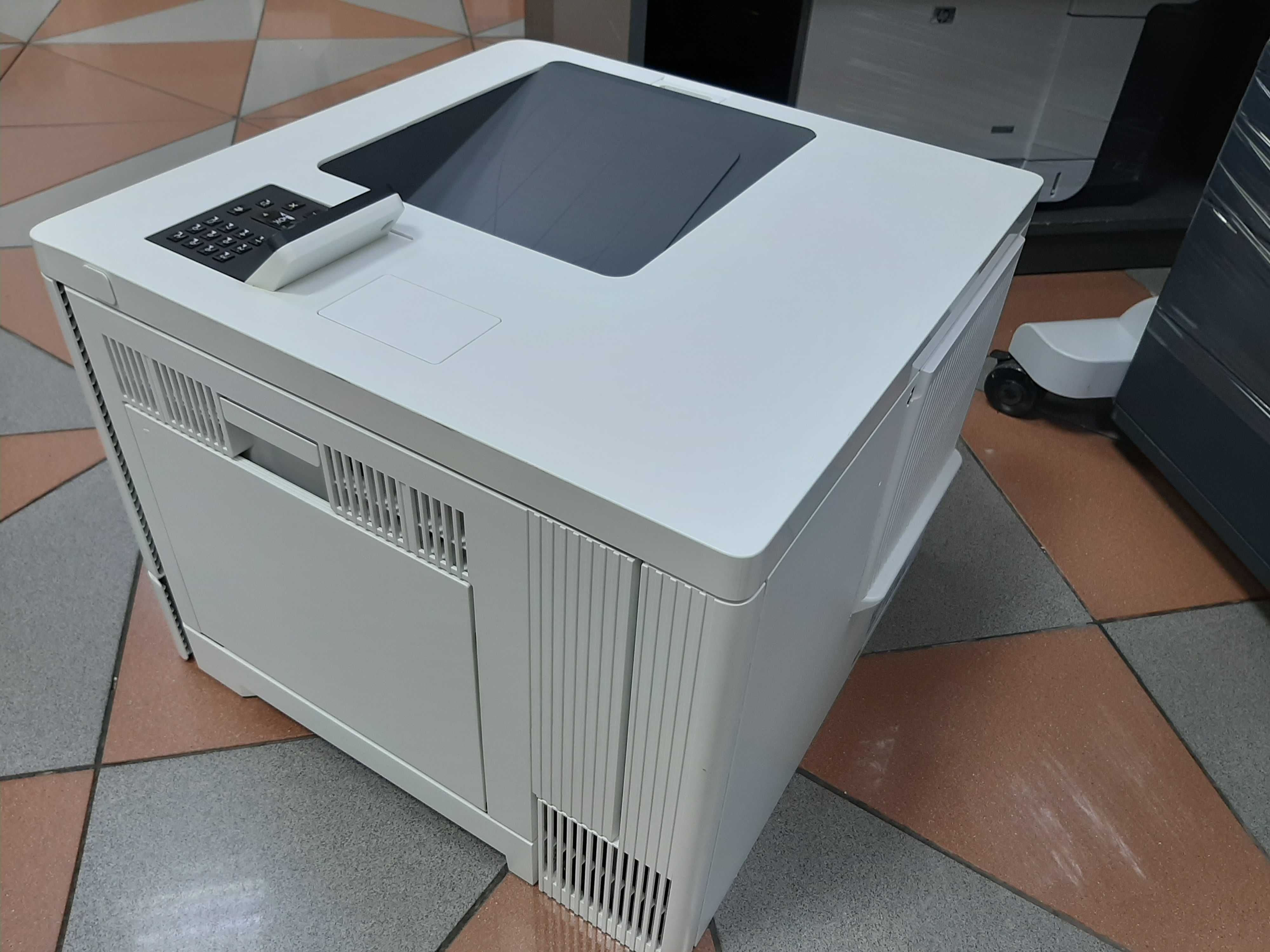 imprimanta laser color HP M553