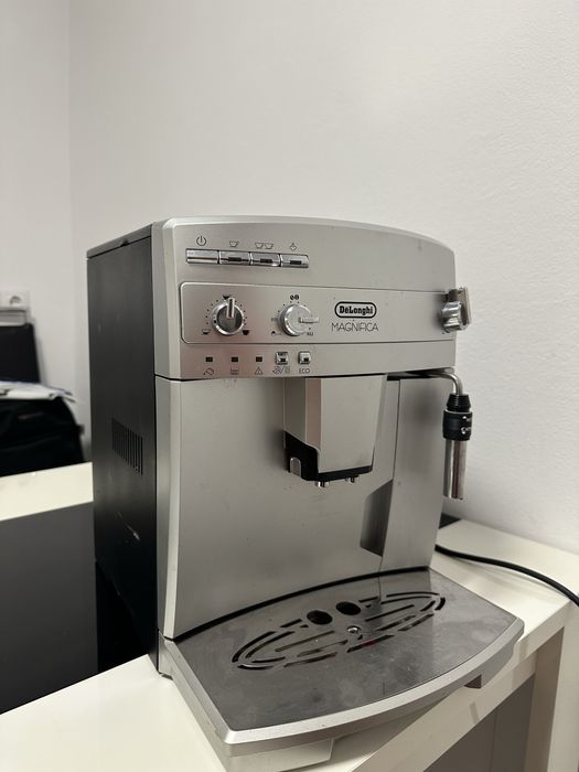 Aparat de cafea DeLonghi Magnifica