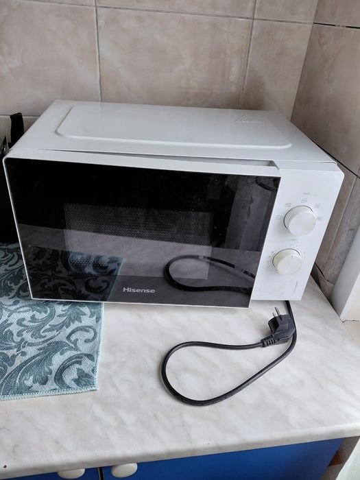 Микроволновая печь Hisense