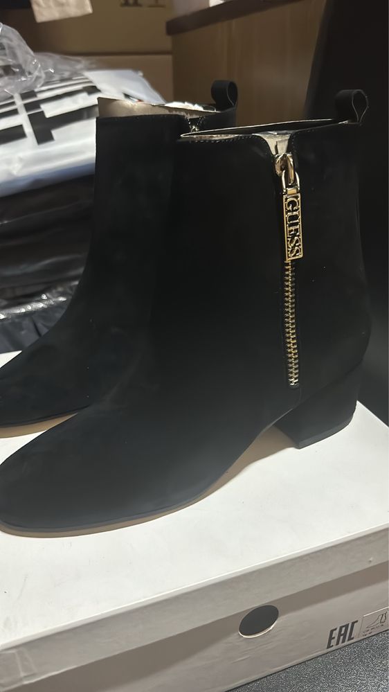 Дамски оригинални боти/ботуши guess
