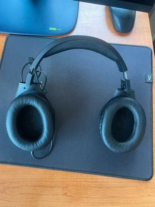 Vând Casti Gaming HyperX