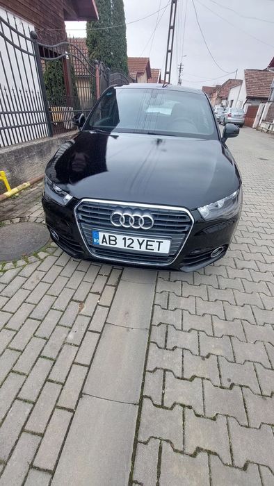 Audi A1 Vând Audi A1, piele , trapa navigație .