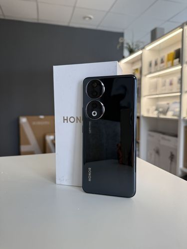 HONOR 90   память 256 гб