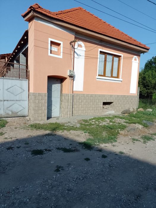 Casa sì gradina de vanzare