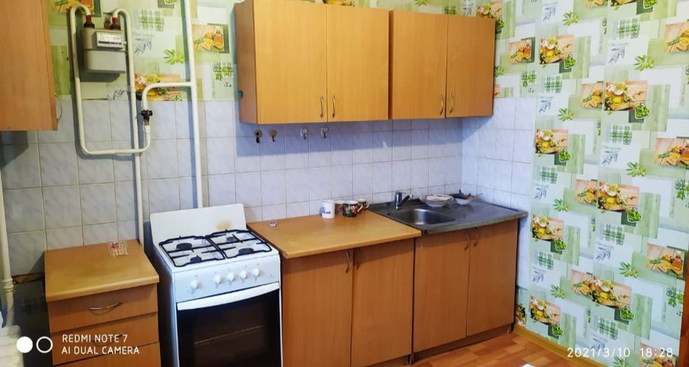 Сдам 2 комнатную квартиру район 17 школы.