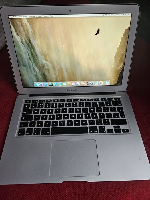 MacBook Air 13.3 inchi