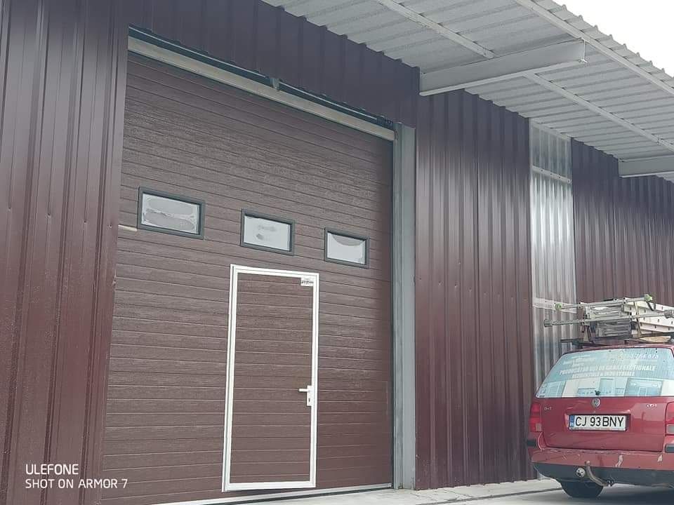 Usa de garaj producător