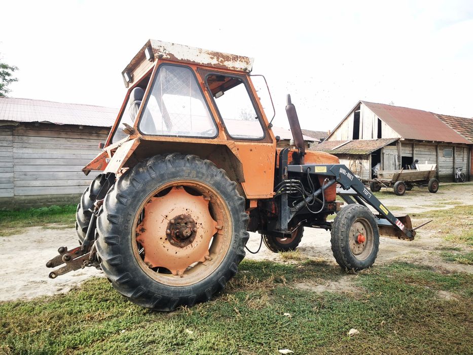 Vând tractor u650
