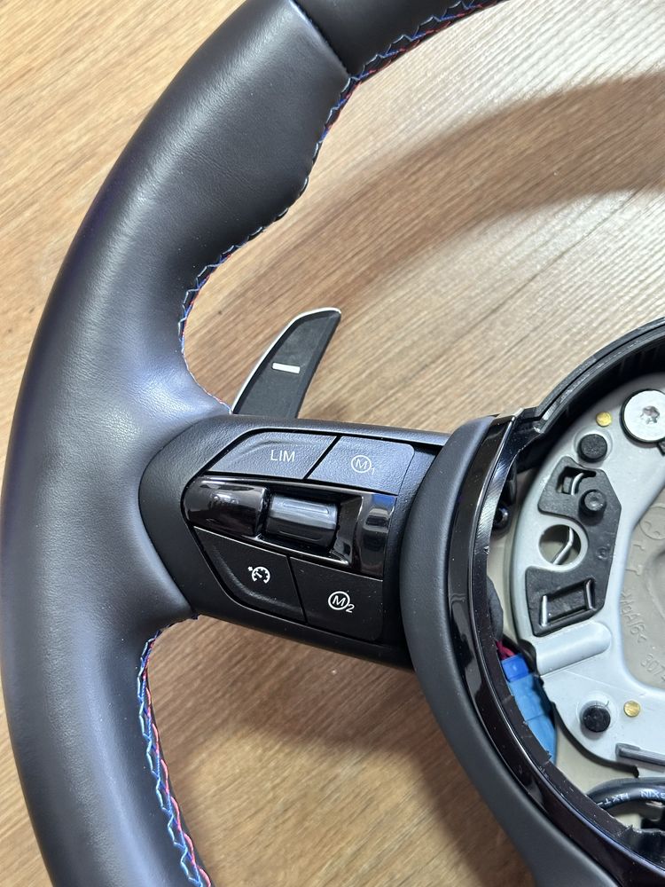 Volan BMW cu Display LED Seria F 1,2,3,4 model M