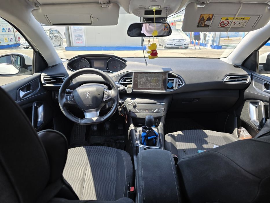 Peugeot 308 2015 1.6 hdi