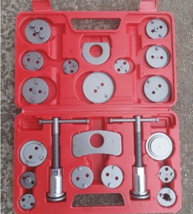 Инструменти KraftRoyal за спирачни апарати и накладки 21 части