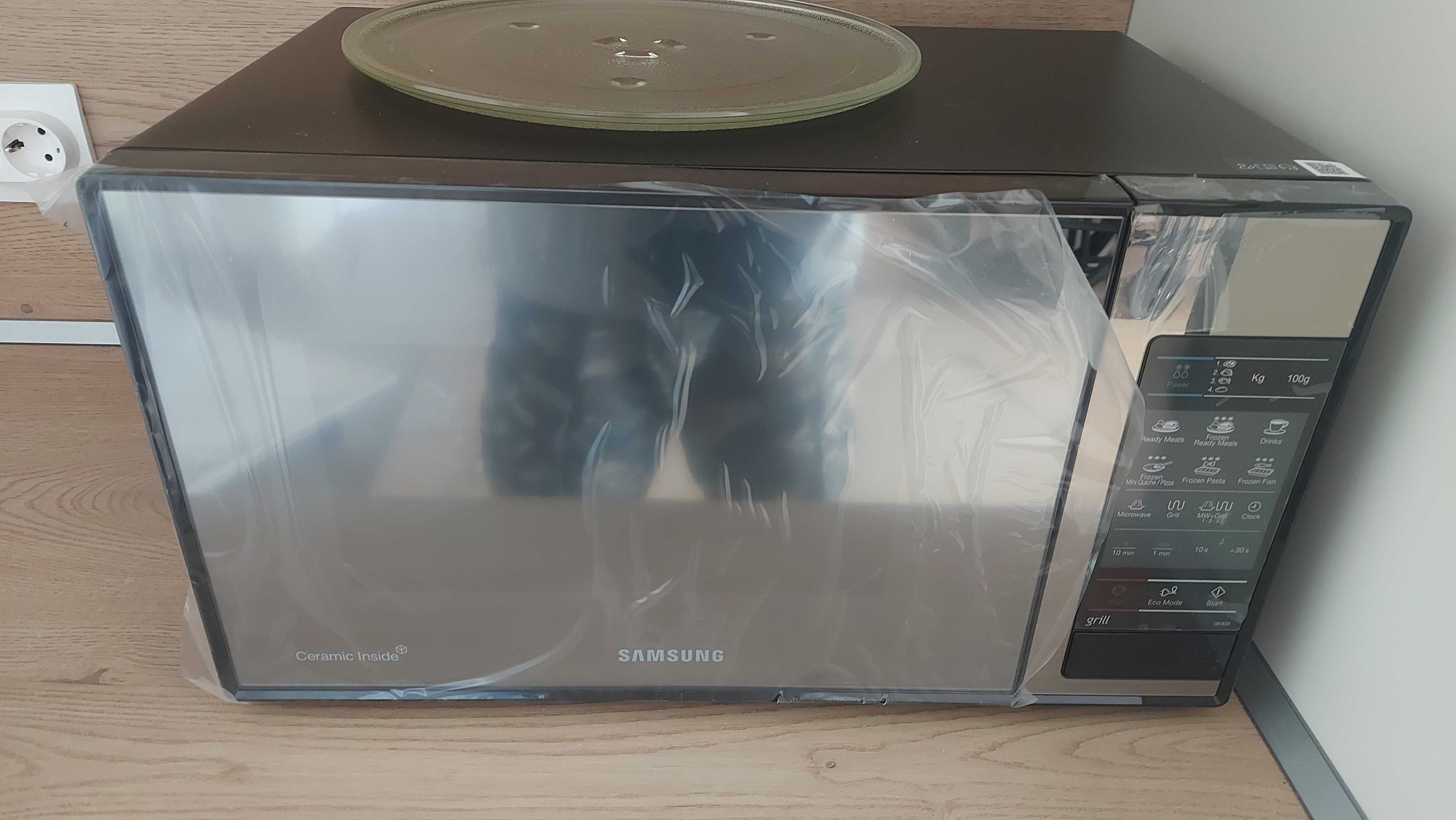 Микровълнова фурна SAMSUNG MG402MADXBB
