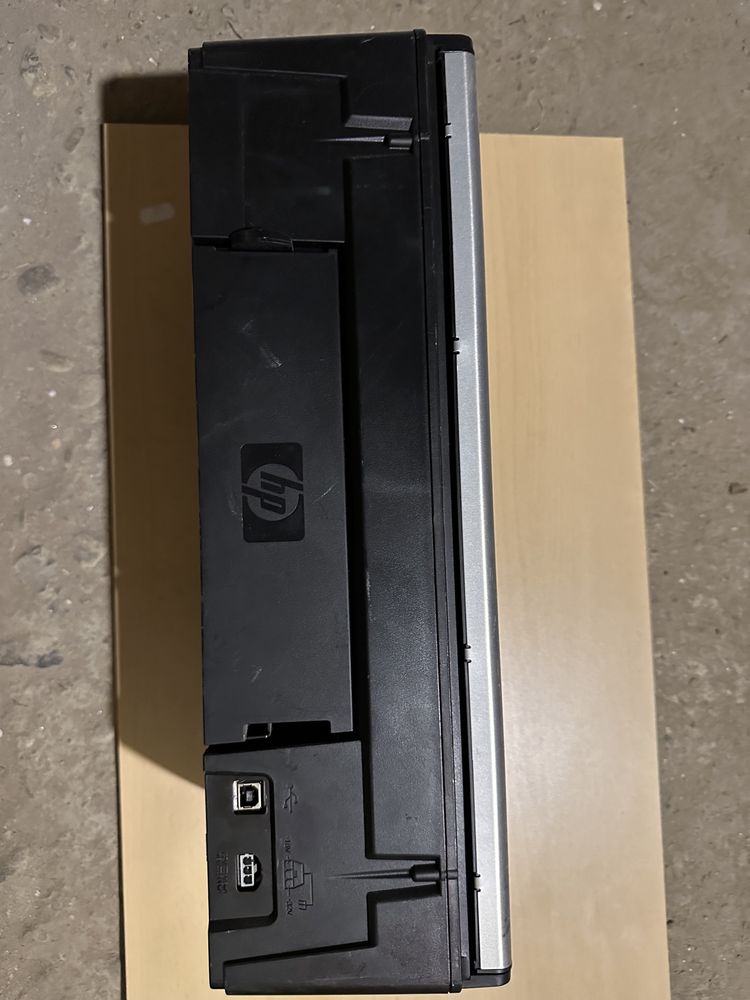 Продавам цветен принтер HP Deskjet D4260