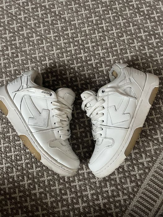 Off-White out of office