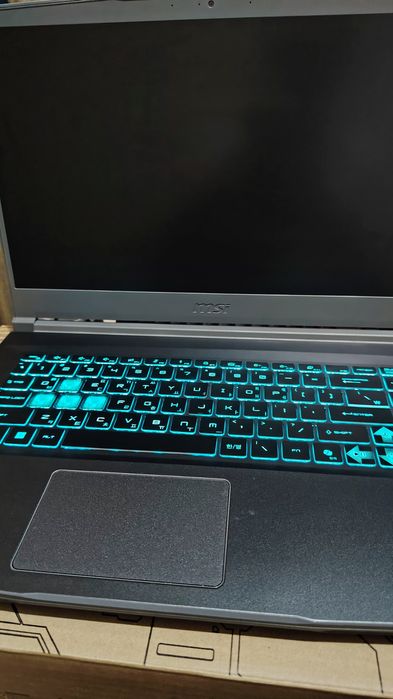 Ноутбук Msi новый.