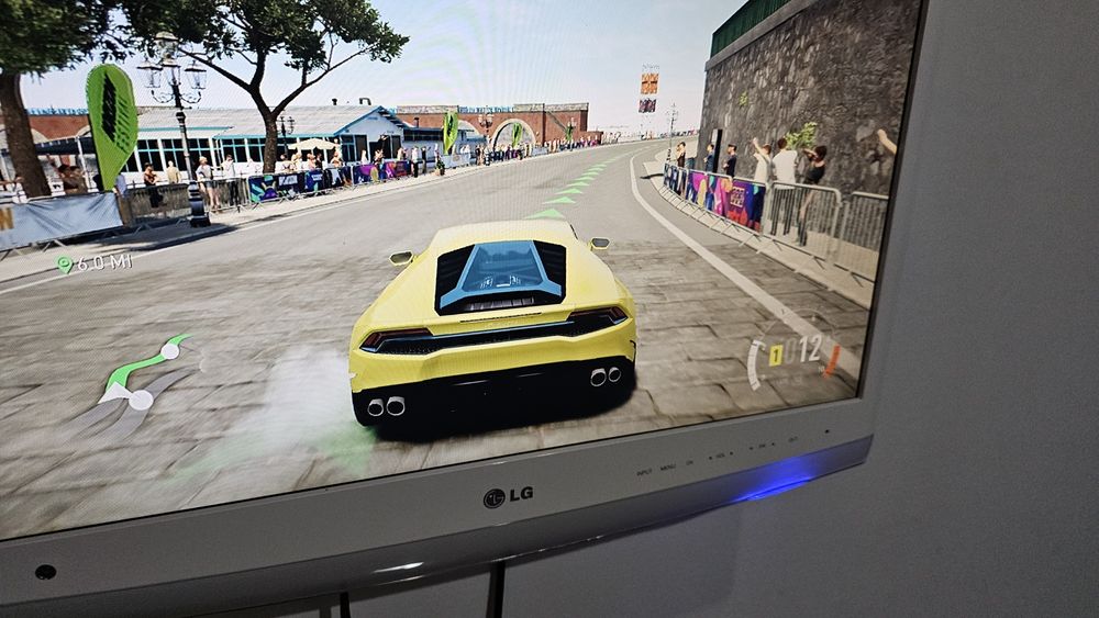 XBOX360 consola XBOX 360 slim, HDD 250 GB + 4 jocuri masini si kinect