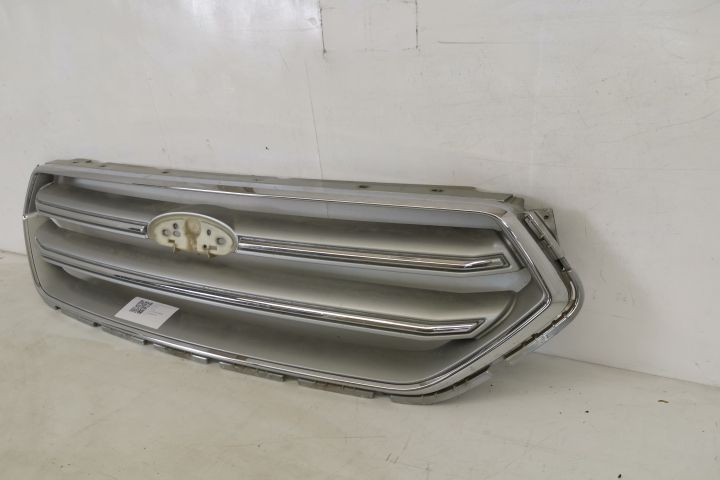 Grila Centrala Radiator Originala In Stare Buna Ford Kuga 2 (facelift)