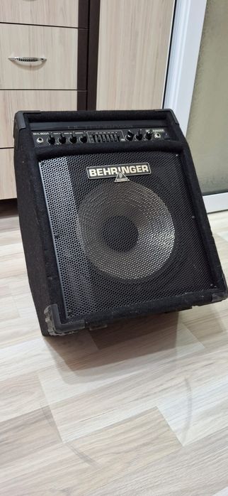 Усилвател BEHRINGER 180W