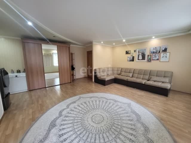 3 комн.квартиру,  8 мкр, 1/9