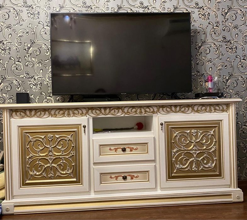 Продам тумбочку под телевизор