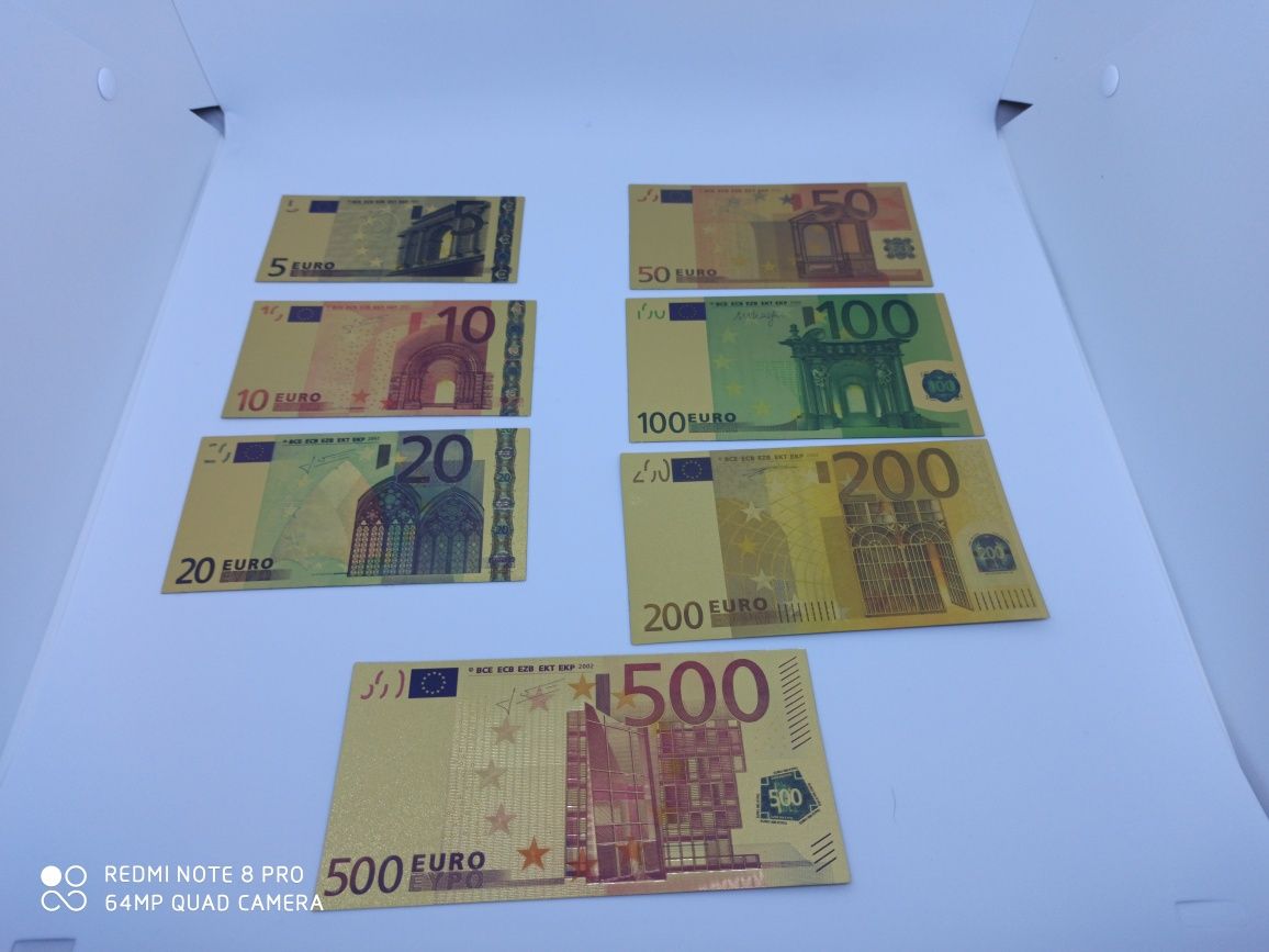 Златни банкноти евро,долари