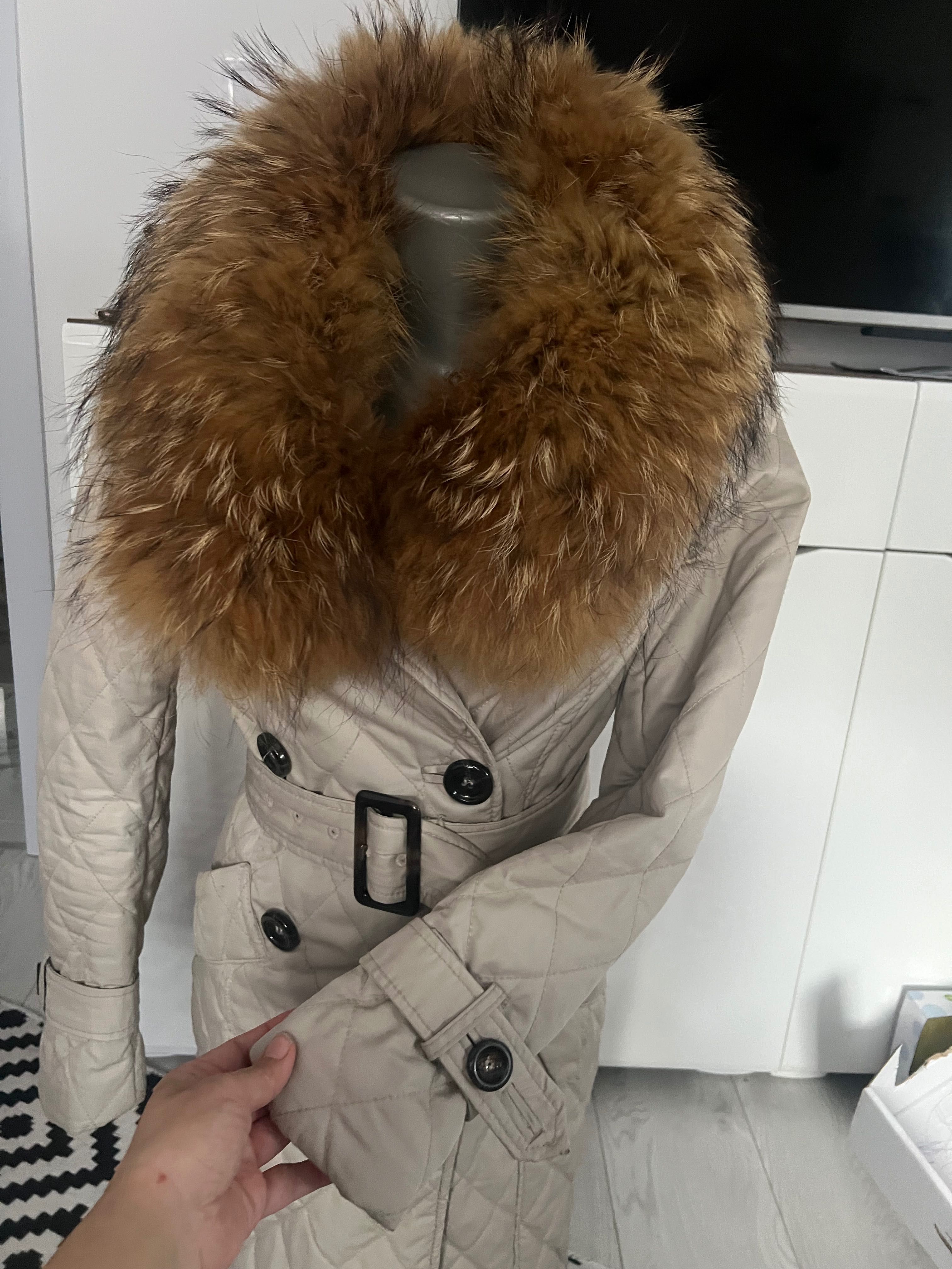Zara Дамско Палто/Тренчкот с богата яка от естествен косъм XS/S