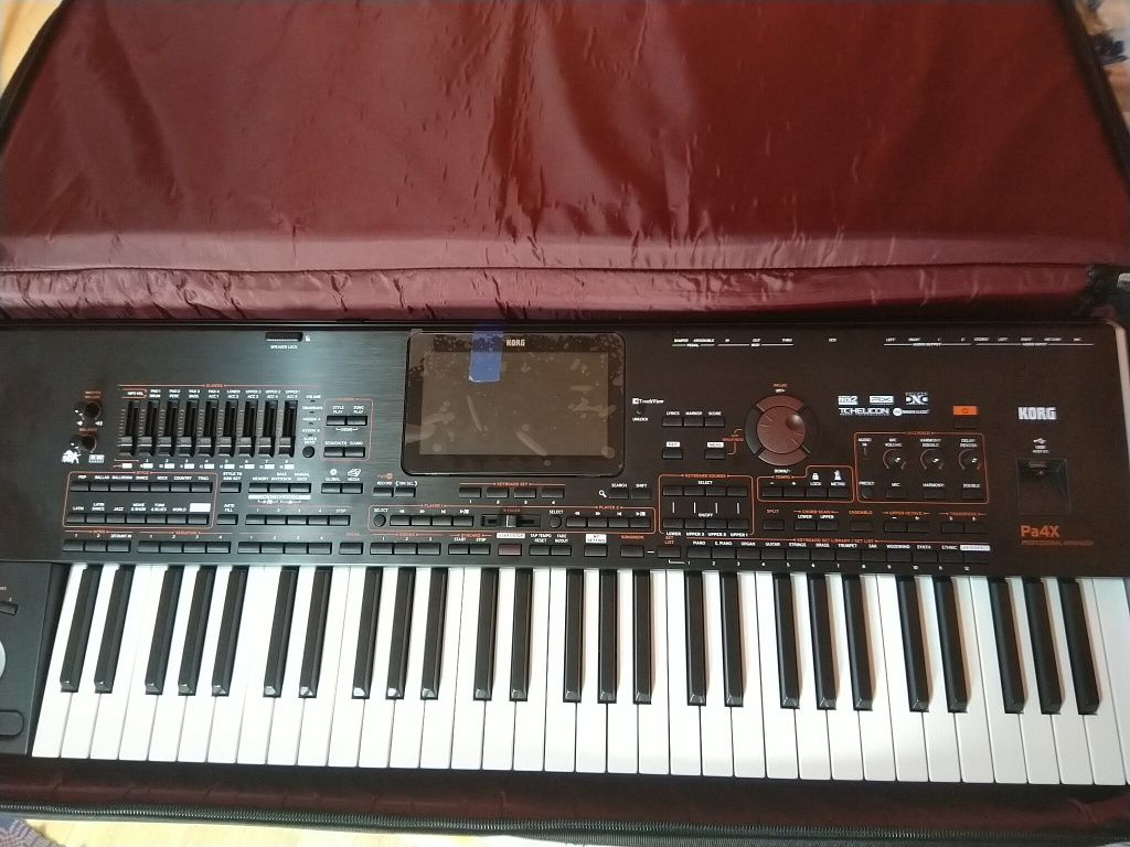 Корг KORG PA4x Топ състояние