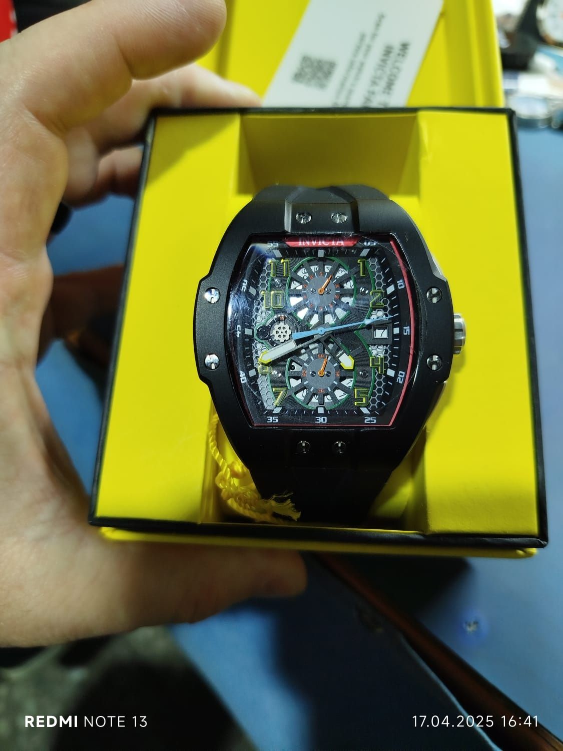 Часы Invicta racing