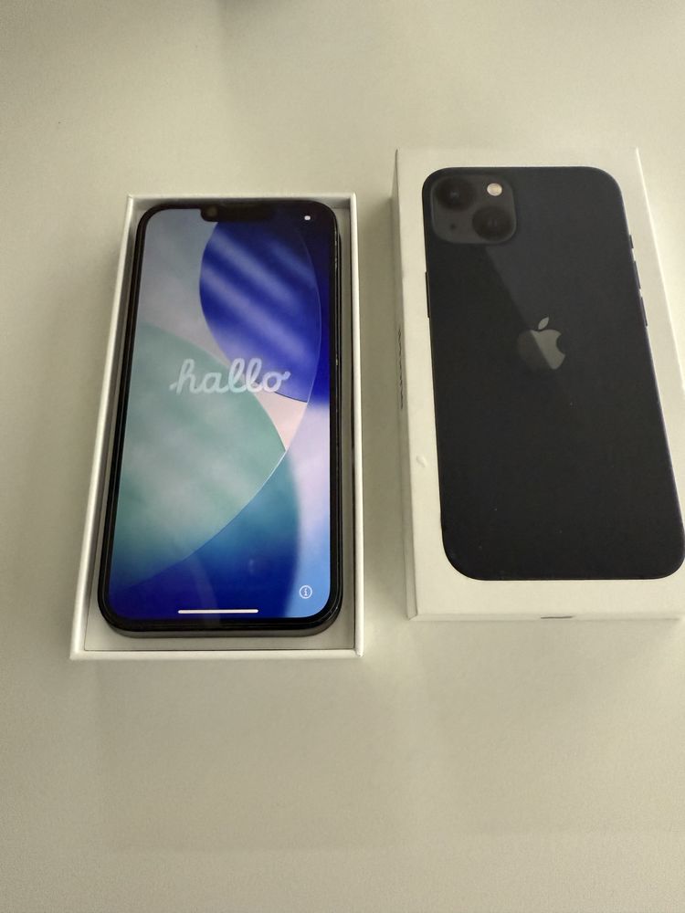 Продавам Iphone 13 128 gb midnight + smartwatch samsung frontier 3